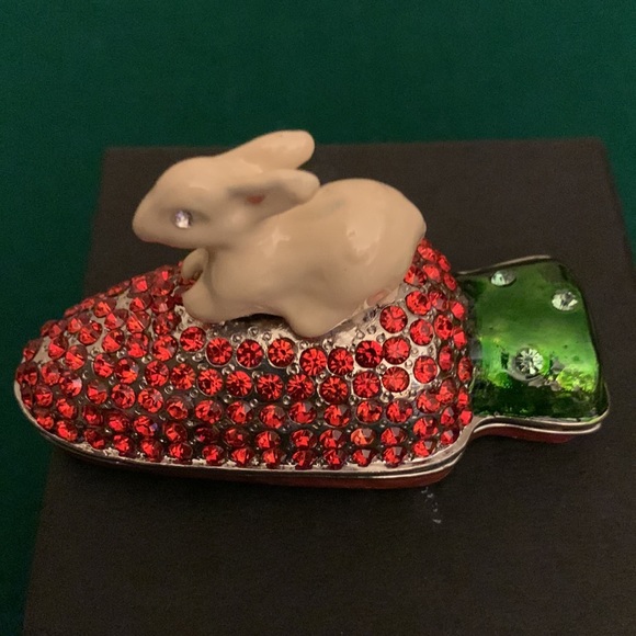 Nibble Rabbit by: Objet D’art - Picture 2 of 5